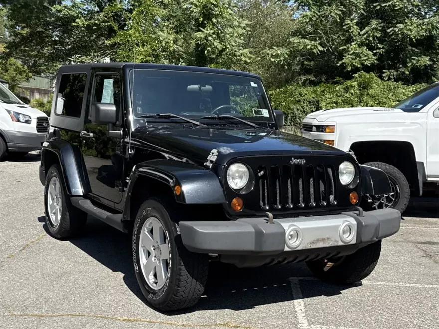 2010 Jeep Wrangler Sahara photo 1