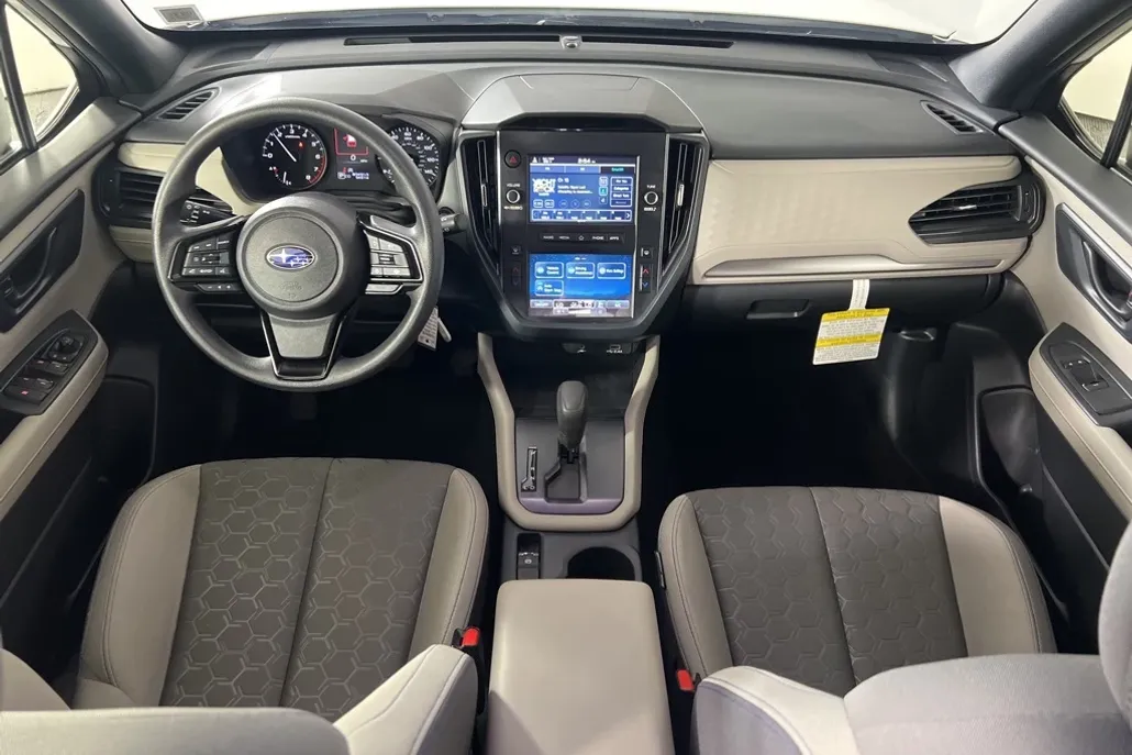 2025 Subaru Forester Base photo 1