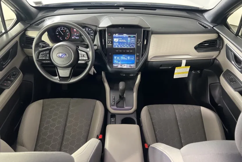 2025 Subaru Forester Base photo 1