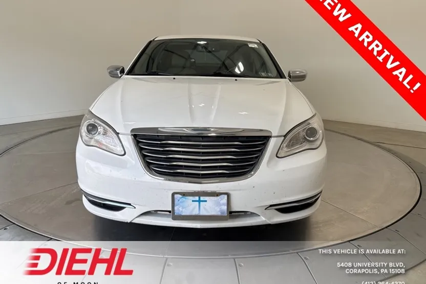 2013 Chrysler 200 Limited photo 1