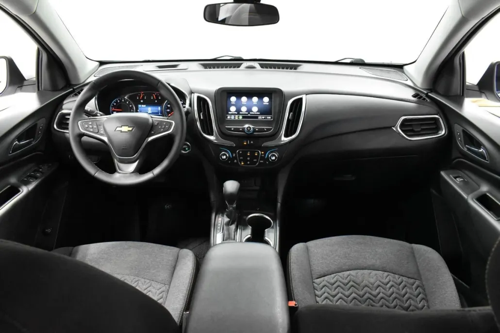 2023 Chevrolet Equinox LT photo 1