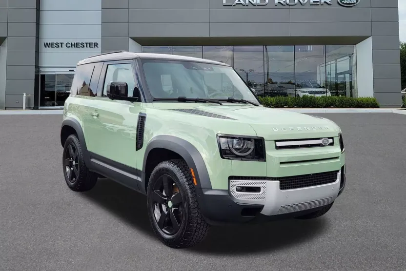 2023 Land Rover Defender photo 1