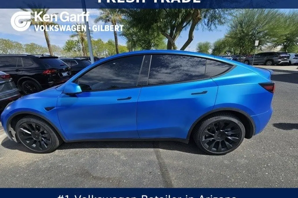 2023 Tesla Model Y Long Range photo 1