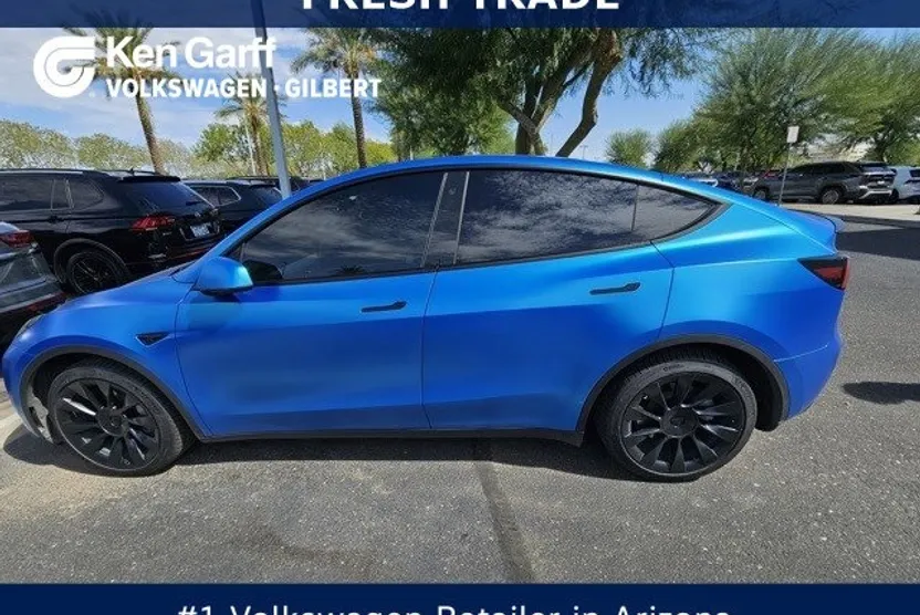 2023 Tesla Model Y Long Range photo 1