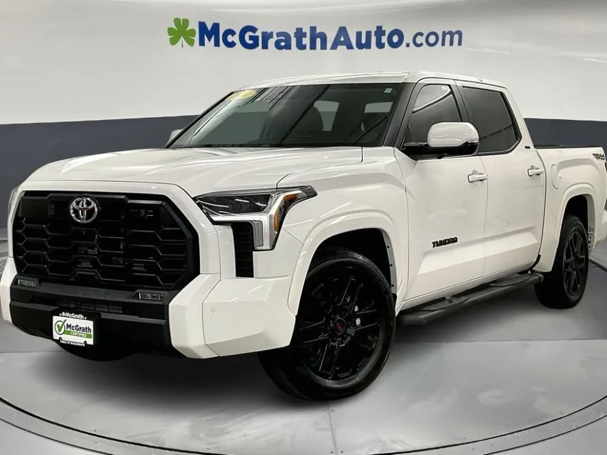 2024 Toyota Tundra SR5 photo 1