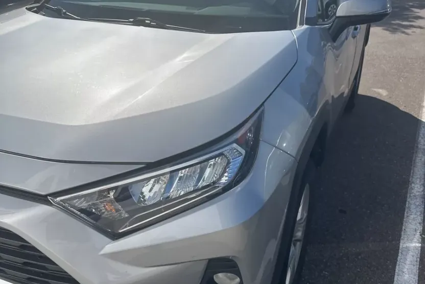 2021 Toyota RAV4 XLE photo 1