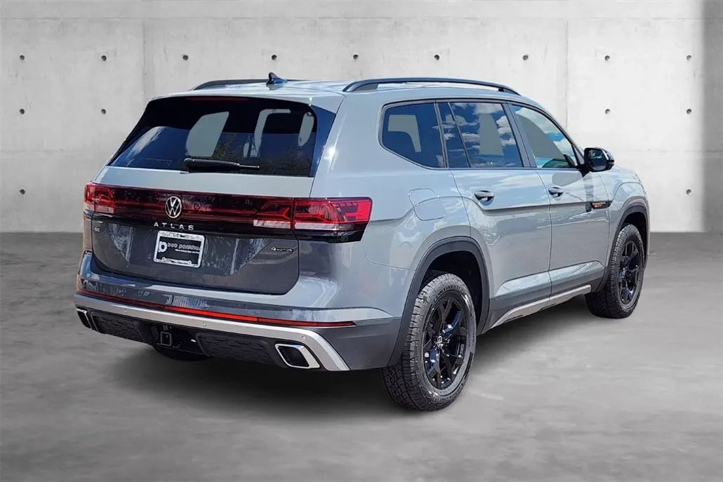 2025 Volkswagen Atlas Peak Edition SE photo 1