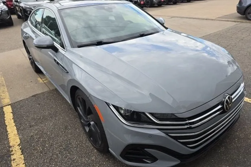 2022 Volkswagen Arteon SEL R-Line photo 1