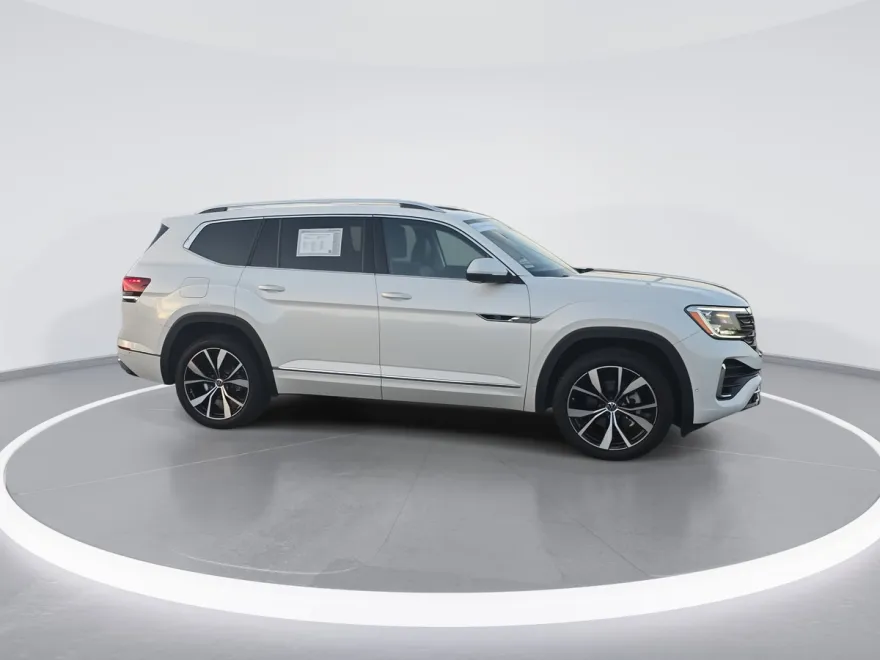 2025 Volkswagen Atlas SEL Premium R-Line photo 1