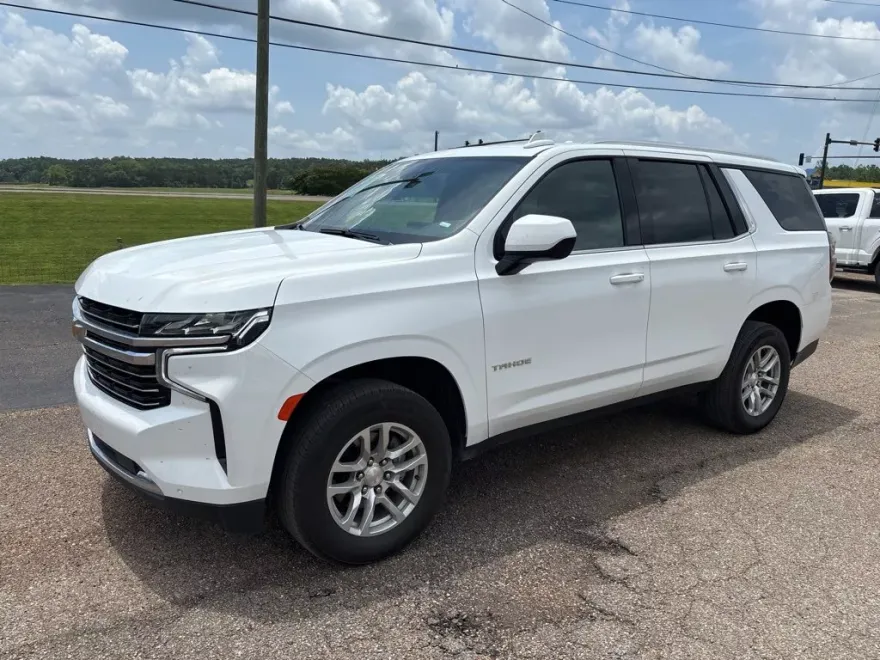 2023 Chevrolet Tahoe LT photo 1
