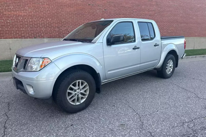 2017 Nissan Frontier SV photo 1