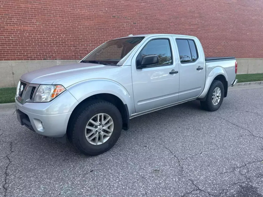 2017 Nissan Frontier SV photo 1
