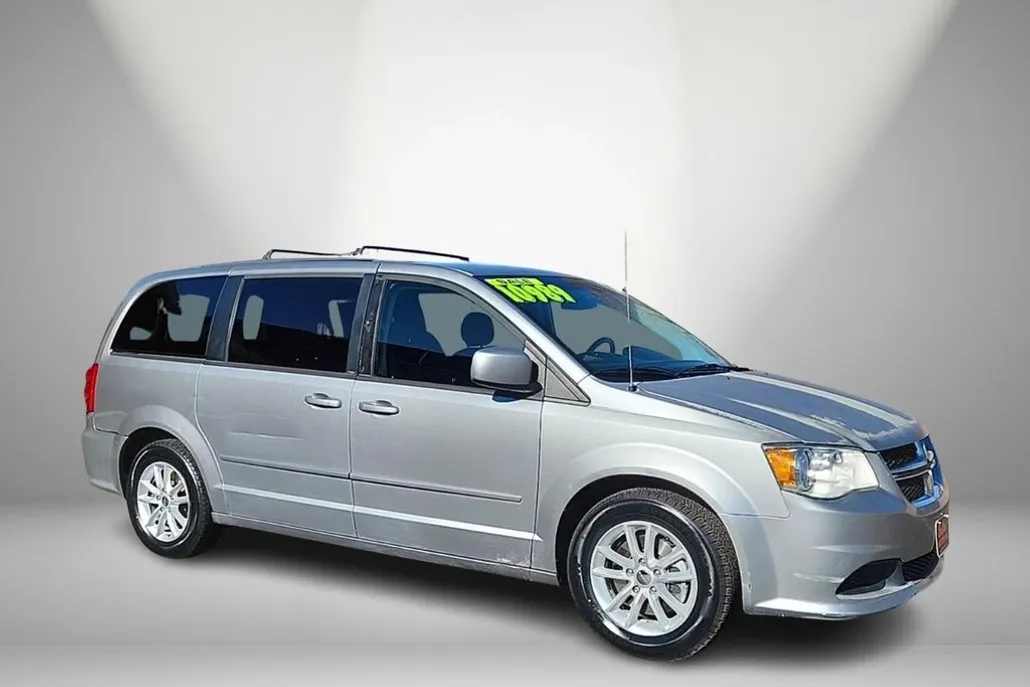 2014 Dodge Grand Caravan SXT photo 1