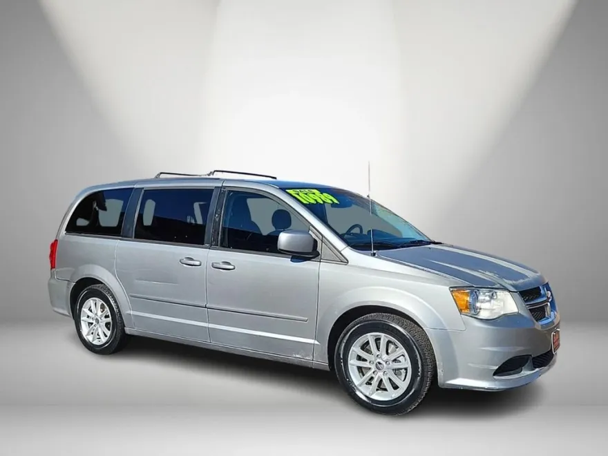 2014 Dodge Grand Caravan SXT photo 1