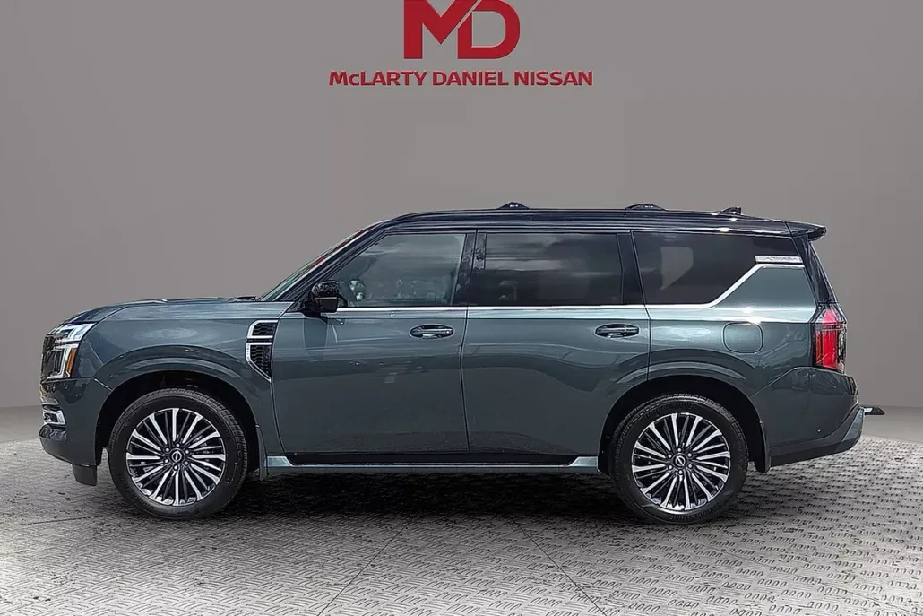 2026 Nissan Armada Platinum Reserve photo 1
