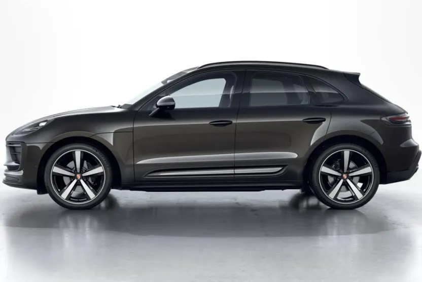 2026 Porsche Macan T photo 1