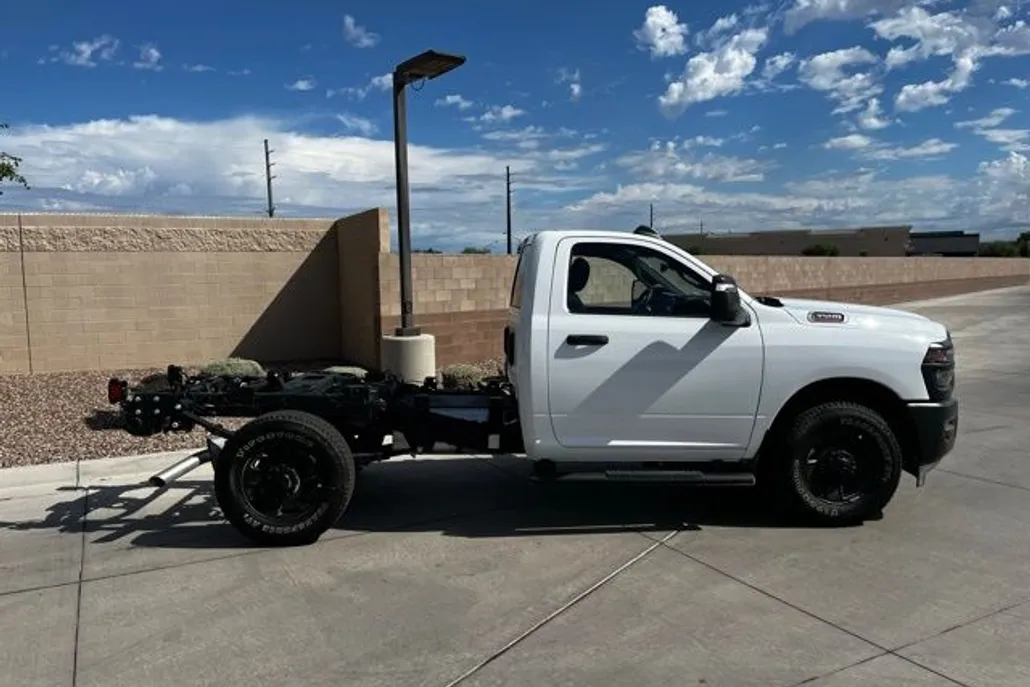 2025 Ram 3500 Tradesman photo 1