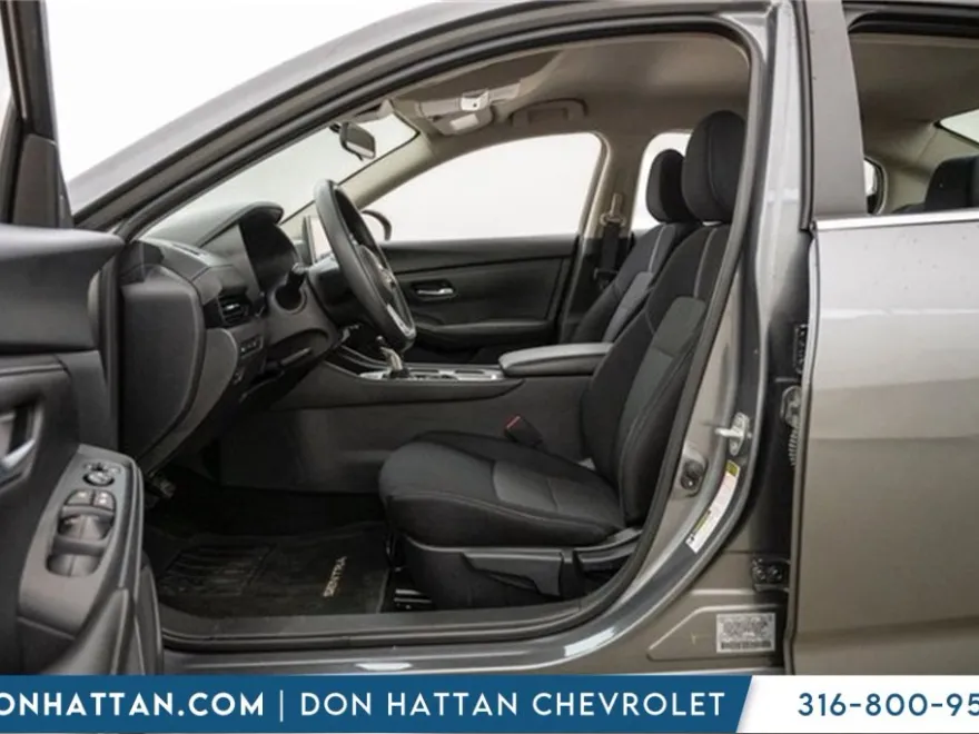 2024 Nissan Sentra SV photo 1