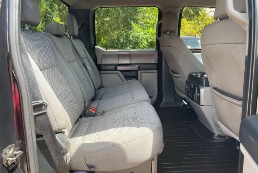 2020 Ford F-250 XLT photo 1