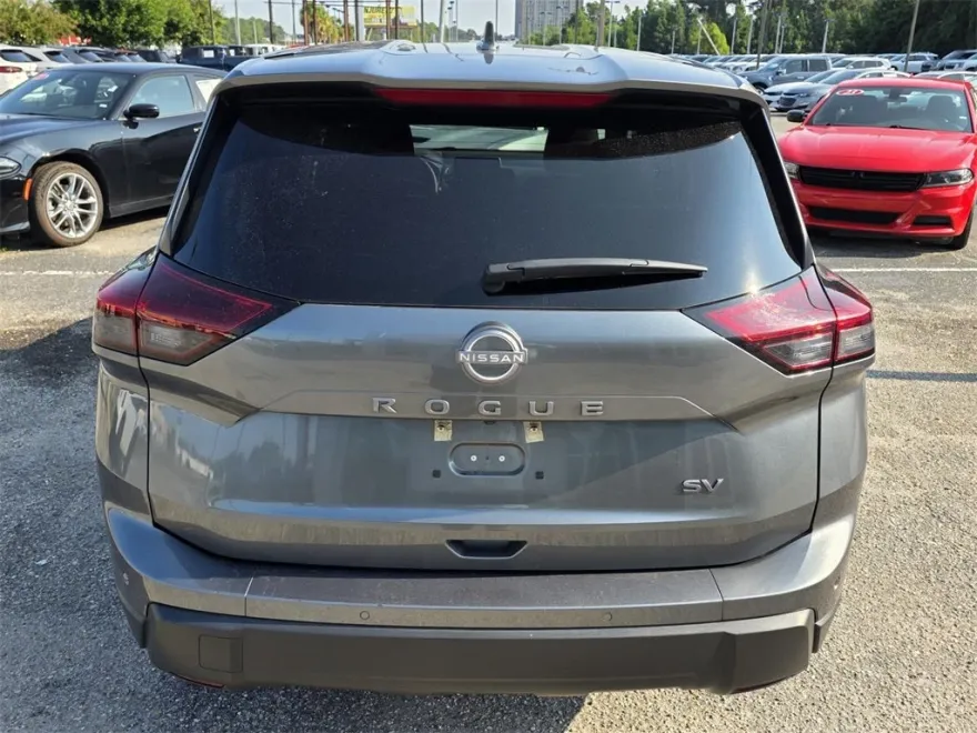 2024 Nissan Rogue SV photo 1