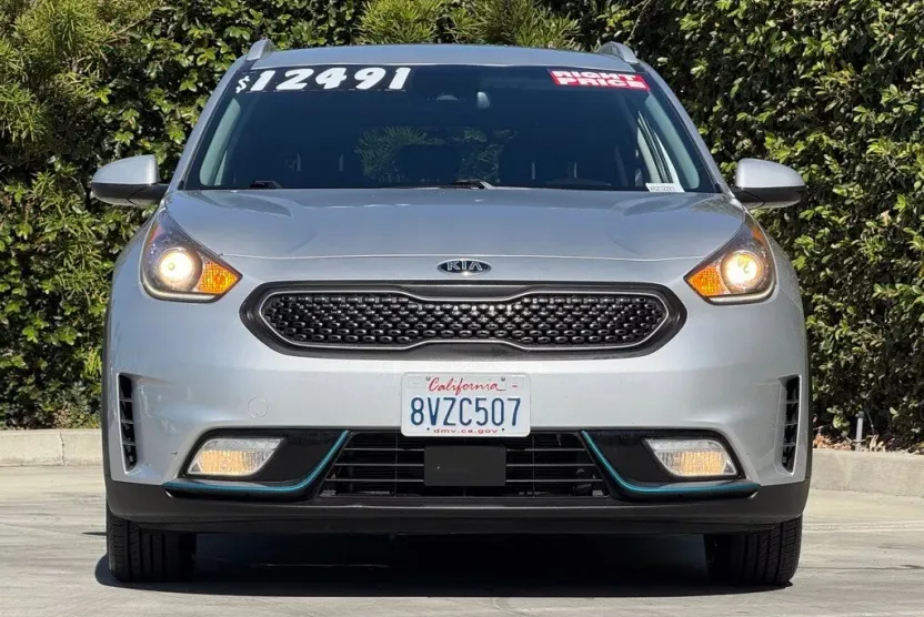 2019 Kia Niro Plug-In Hybrid LX photo 1