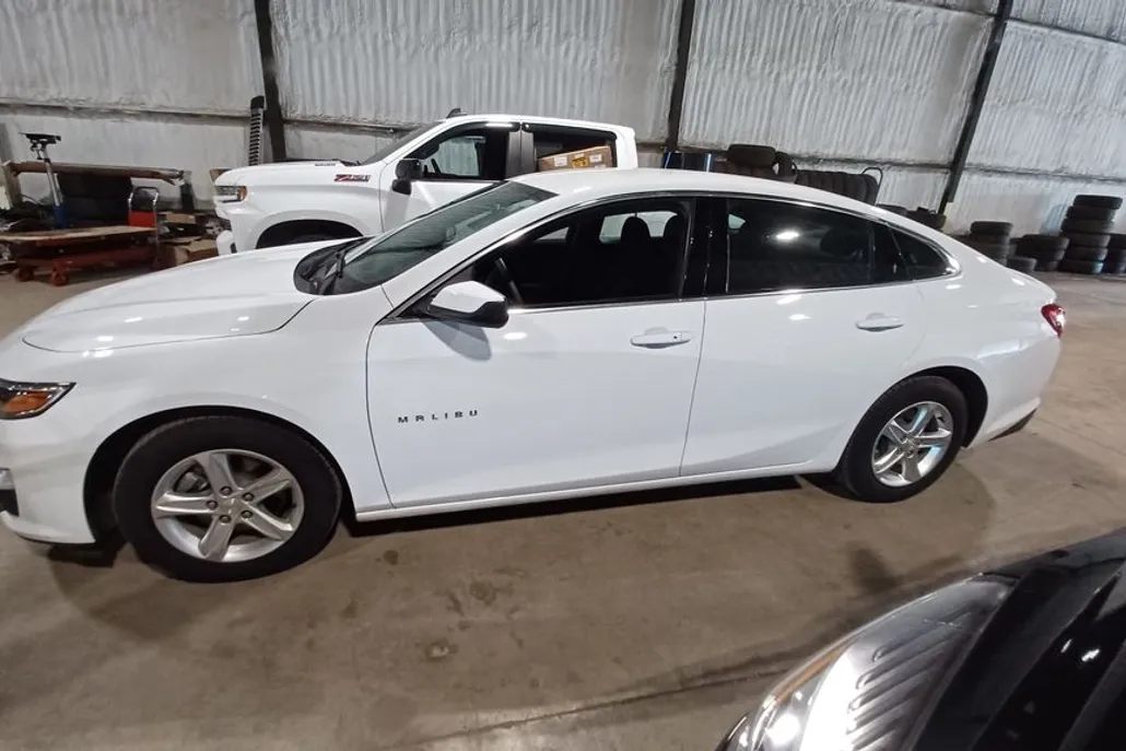 2023 Chevrolet Malibu LS photo 1