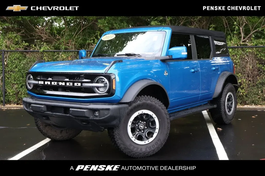 2023 Ford Bronco Outer Banks photo 1