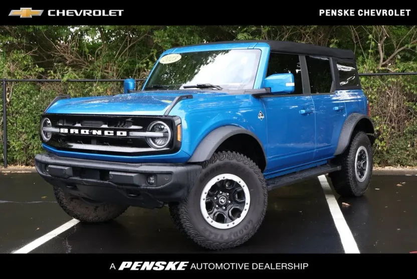 2023 Ford Bronco Outer Banks photo 1