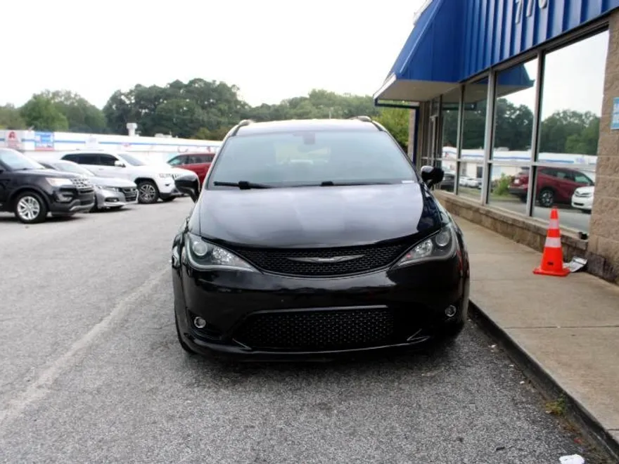 2018 Chrysler Pacifica Touring Plus photo 1
