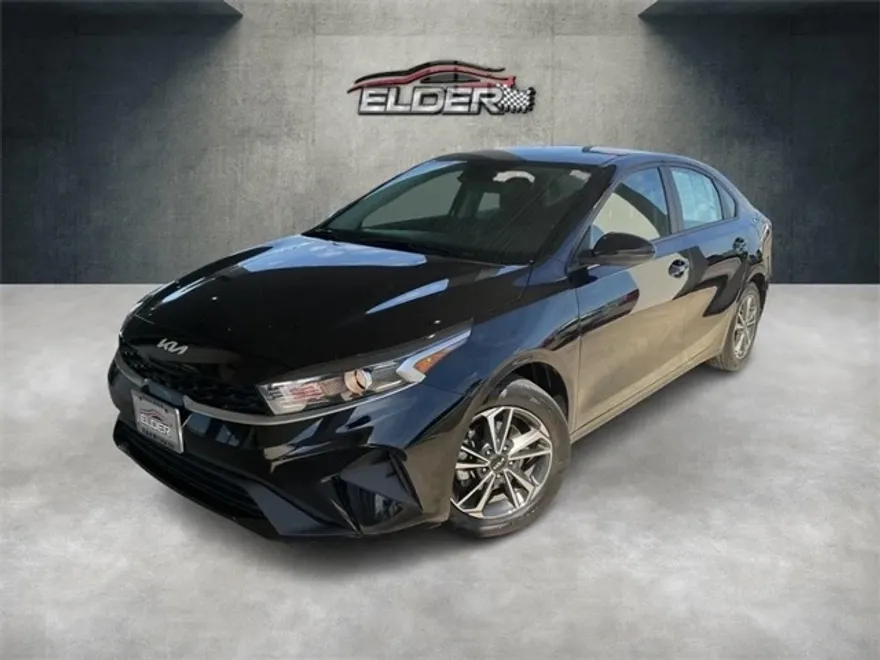 2024 Kia Forte LXS photo 1