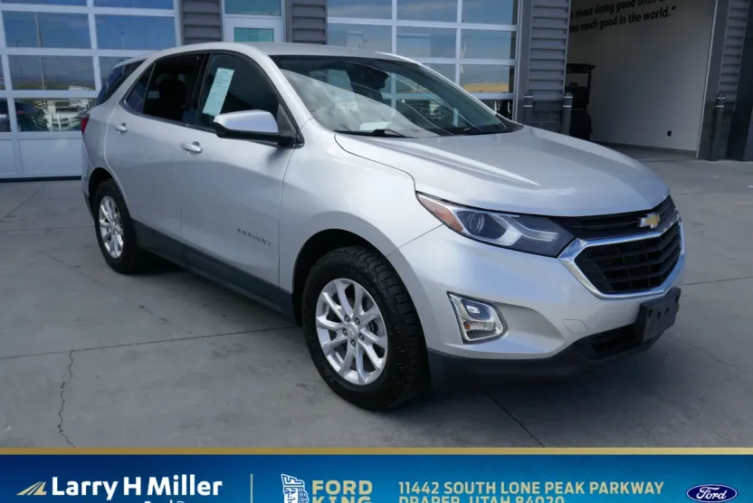 2020 Chevrolet Equinox LT photo 1