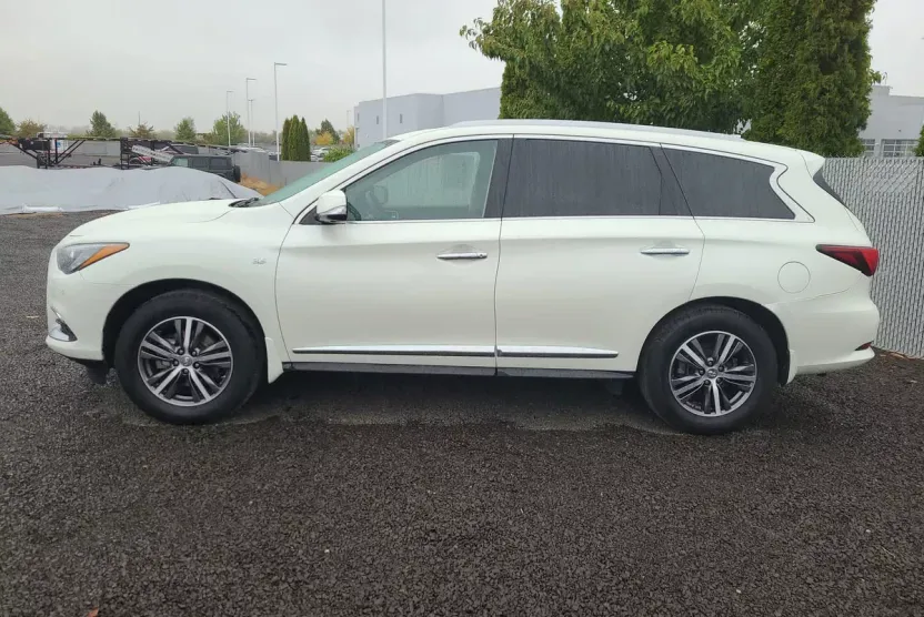 2017 Infiniti QX60 Premium Plus photo 1