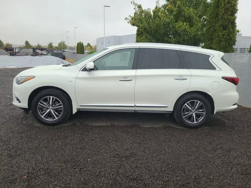 2017 Infiniti QX60 Premium Plus photo 1