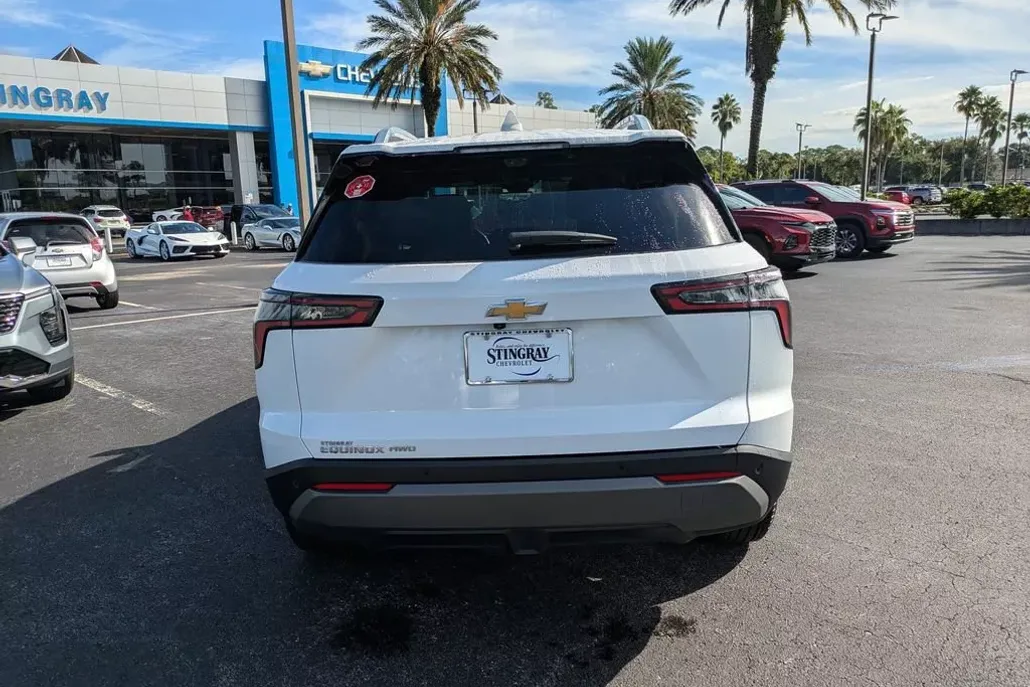 2025 Chevrolet Equinox photo 1