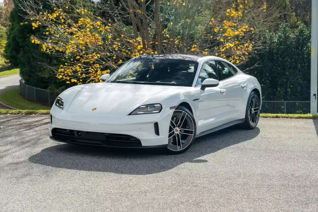 2025 Porsche Taycan 4S photo 1
