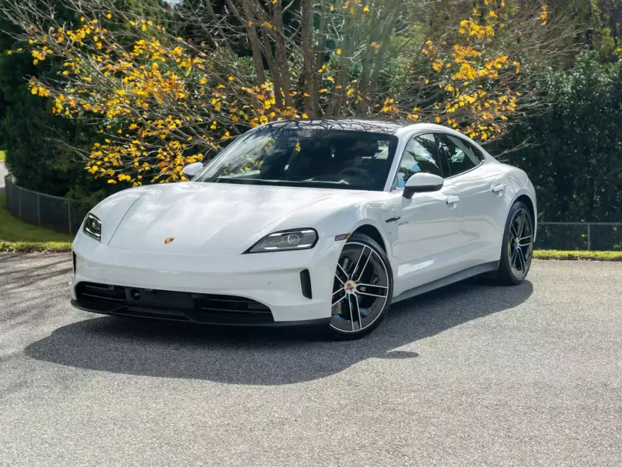 2025 Porsche Taycan 4S photo 1