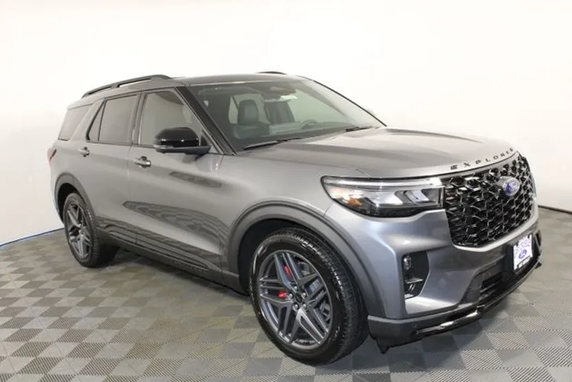 2025 Ford Explorer ST photo 1