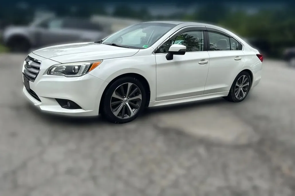 2016 Subaru Legacy 3.6R Limited photo 1