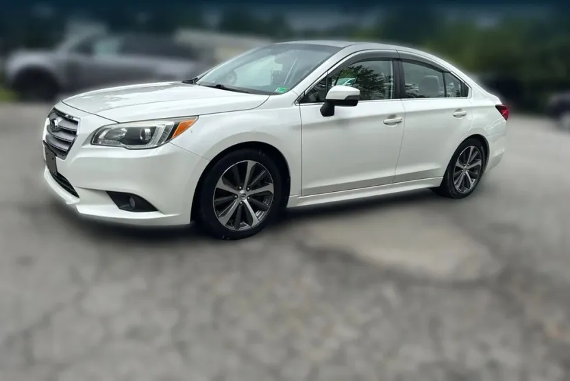 2016 Subaru Legacy 3.6R Limited photo 1