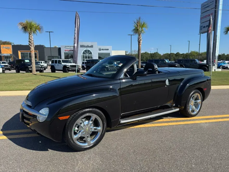 2004 Chevrolet SSR photo 1