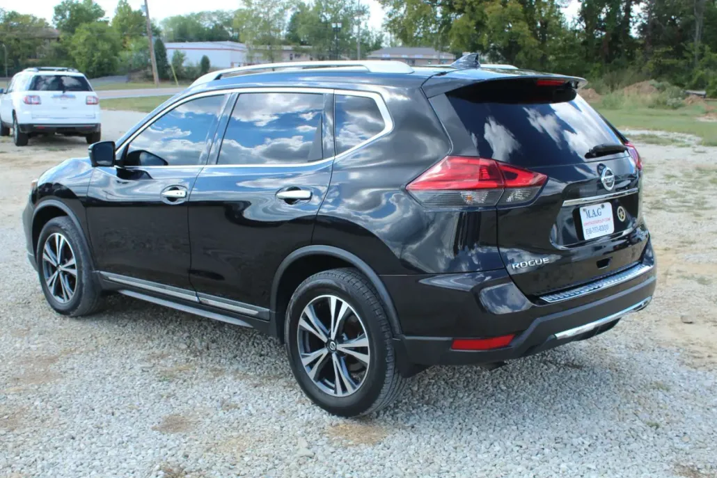2017 Nissan Rogue SL photo 1