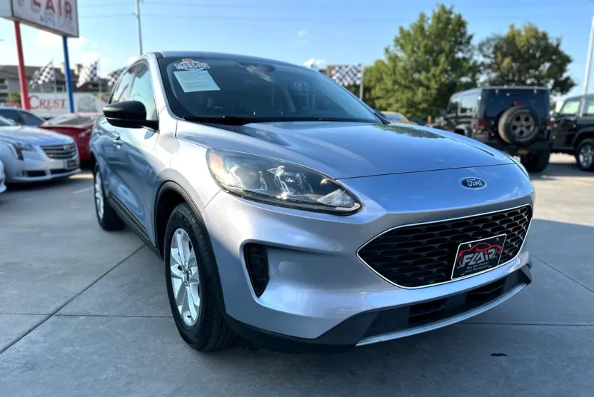 2022 Ford Escape SE photo 1