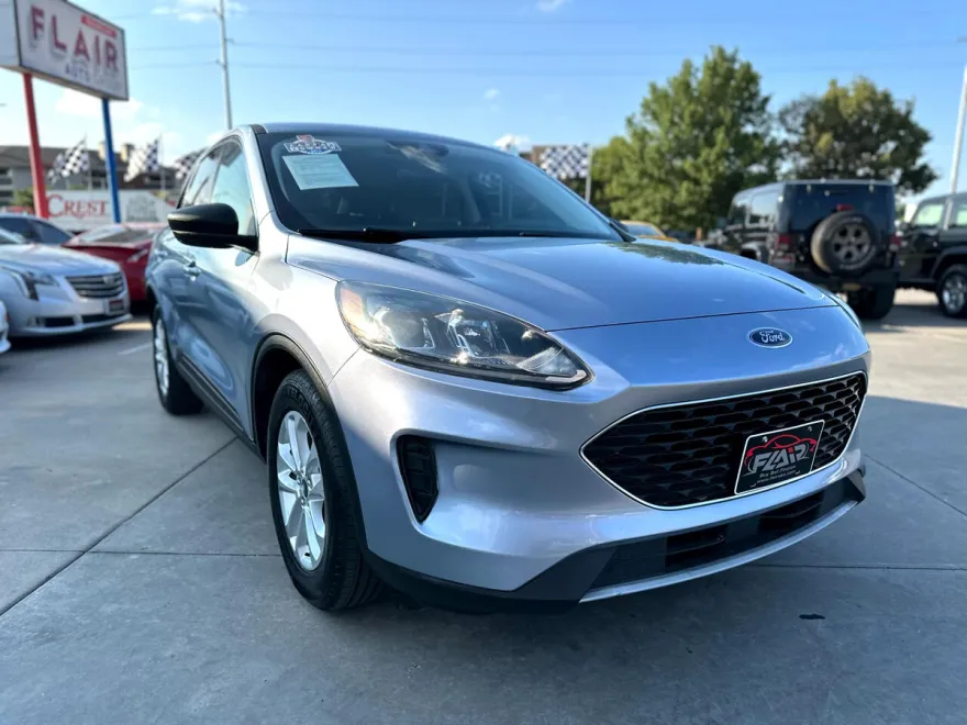 2022 Ford Escape SE photo 1