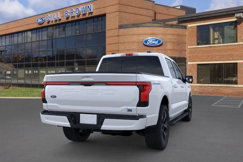 2025 Ford F-150 Lightning Platinum photo 1