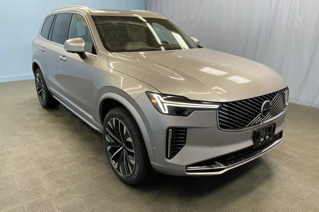 2026 Volvo XC90 Plus photo 1