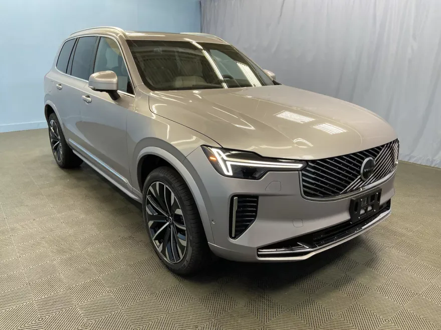 2026 Volvo XC90 Plus photo 1