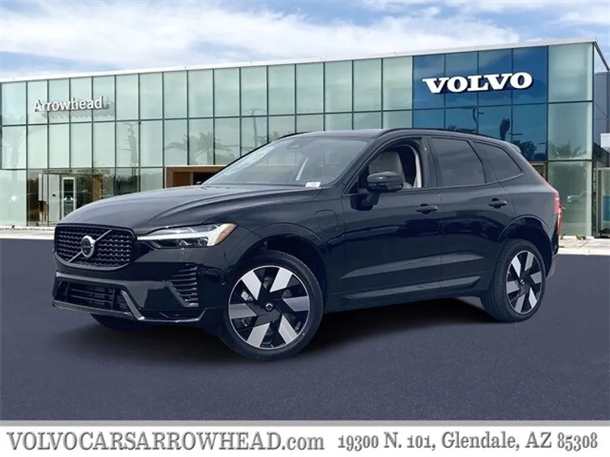 2025 Volvo XC60 T8 Plus photo 1