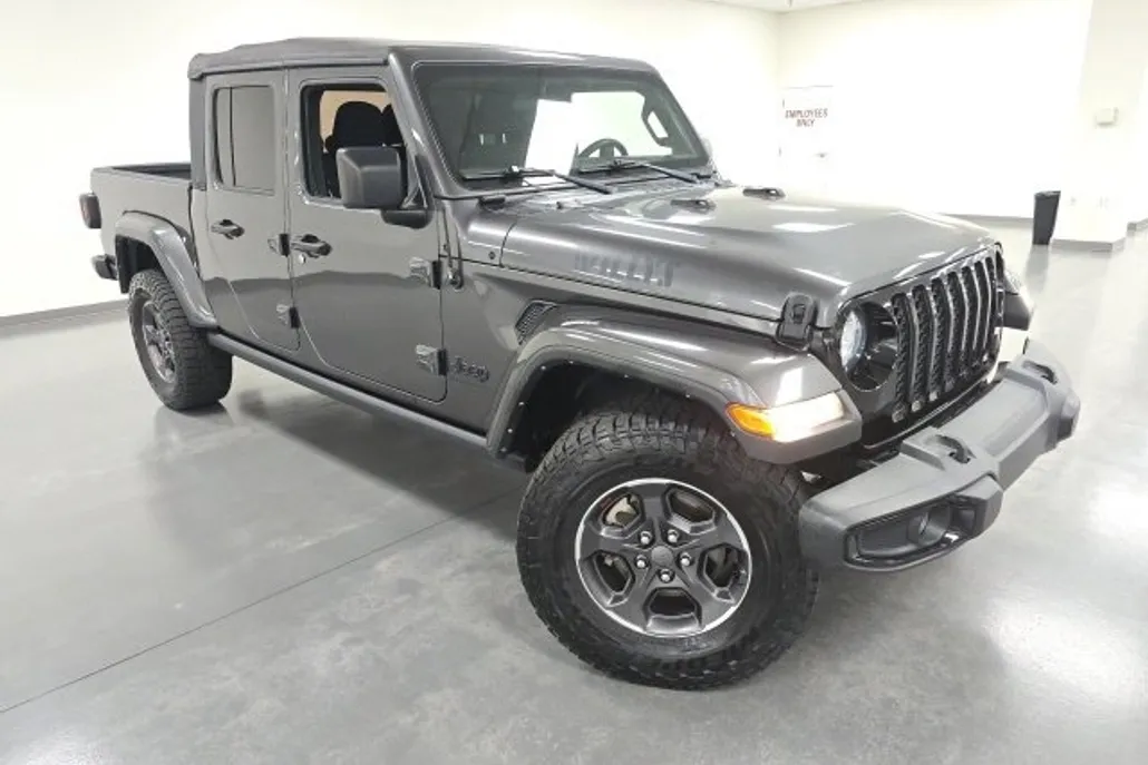 2021 Jeep Gladiator Willys Sport photo 1