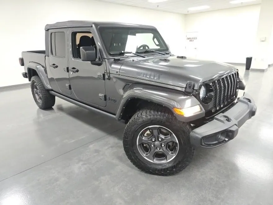 2021 Jeep Gladiator Willys Sport photo 1