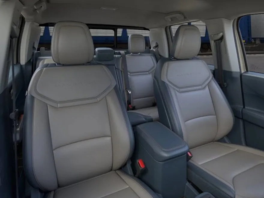2025 Ford Maverick Lariat photo 1